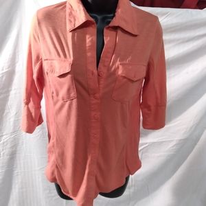 (96) 89TH & Madison Shirt size S.